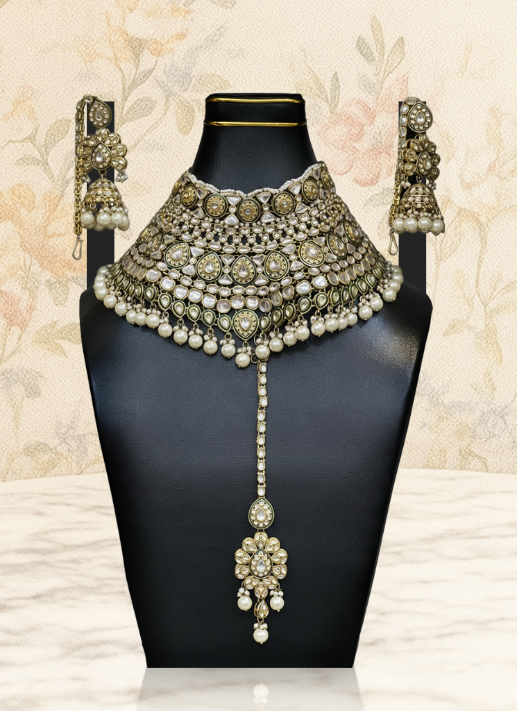 GREEN KUNDAN SET WITH WHITE PEARLS-JELY-001