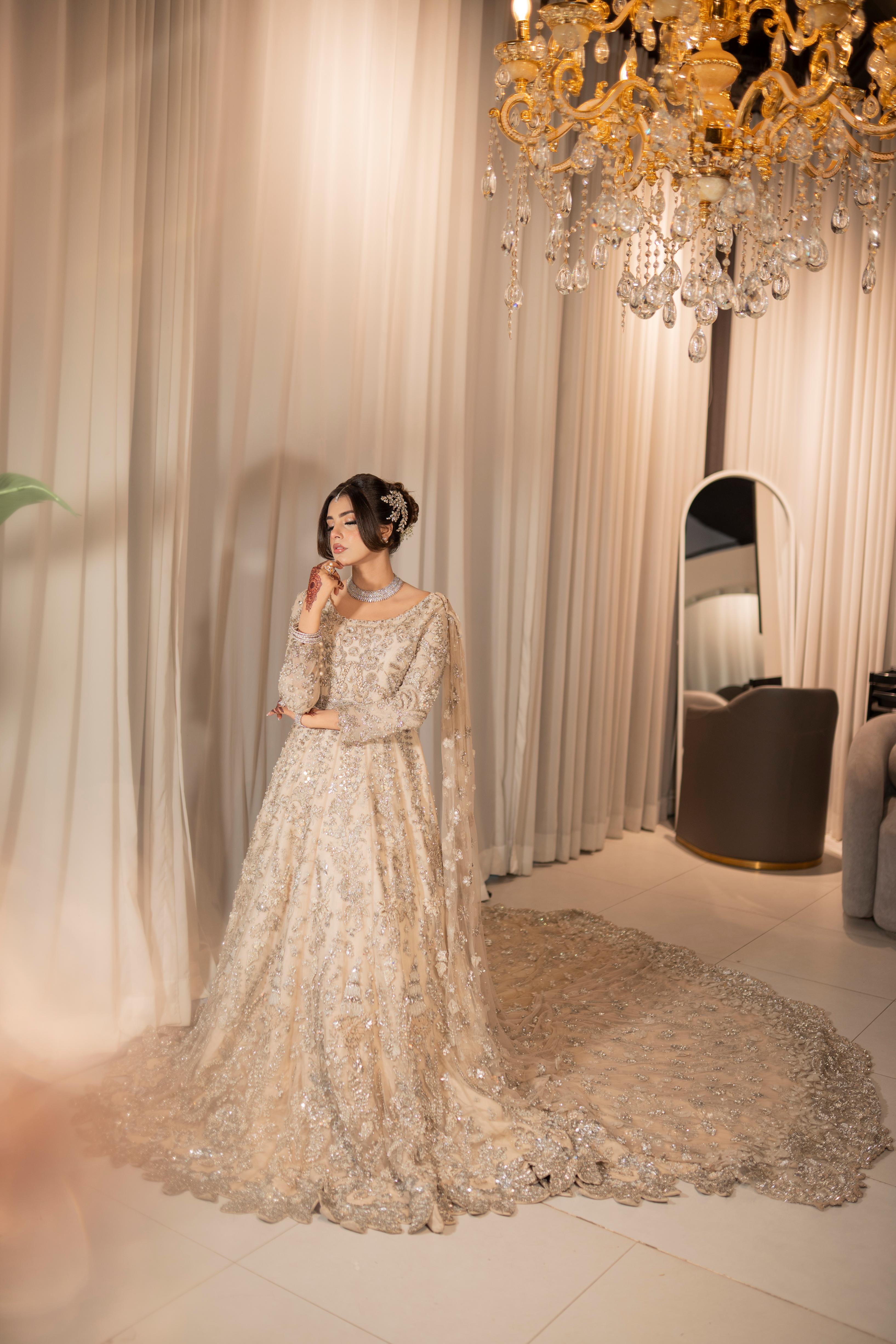 REPUBLIC WINGS IVORY BEIGE-RP14 - Sassy Brides