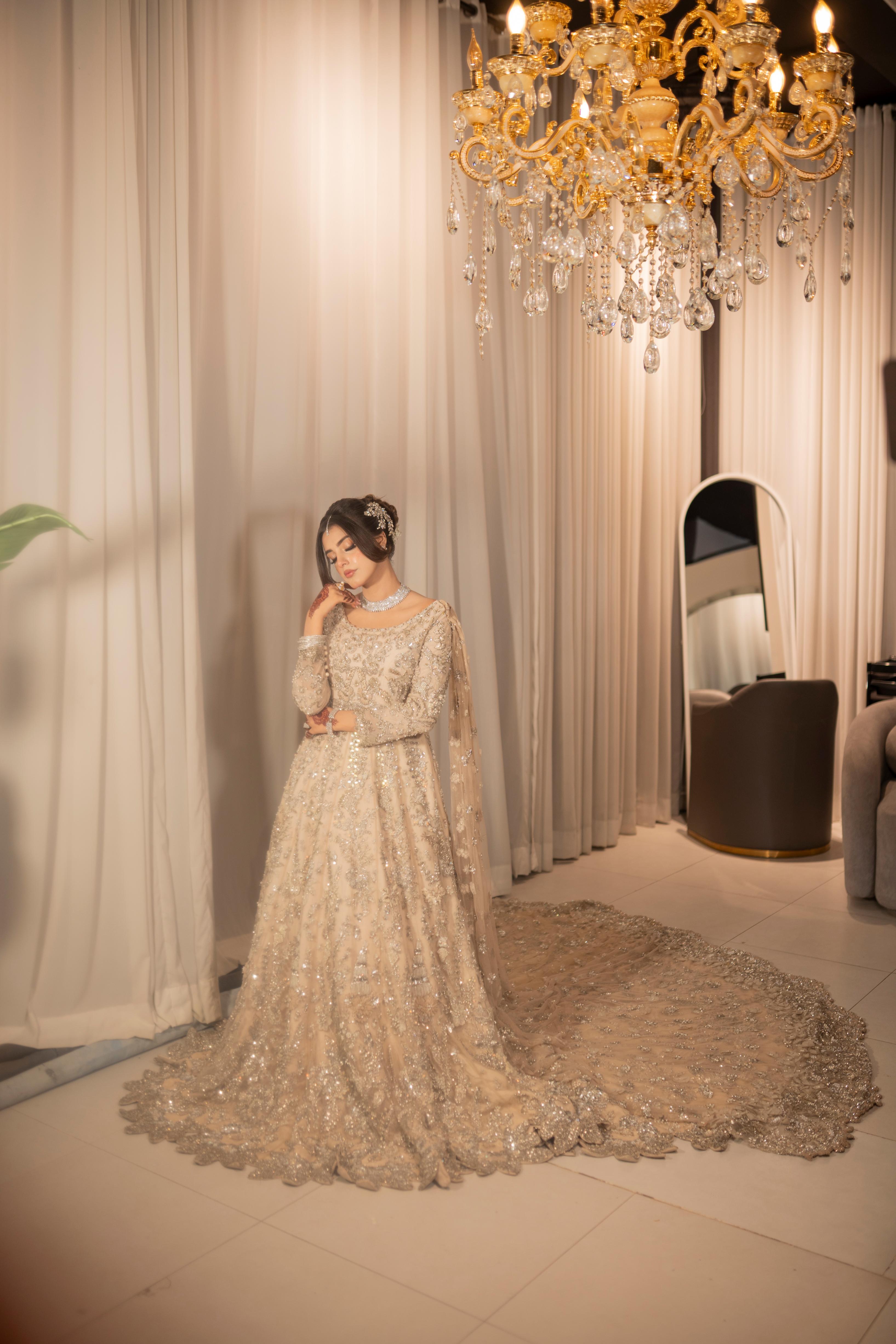 REPUBLIC WINGS IVORY BEIGE-RP14 - Sassy Brides