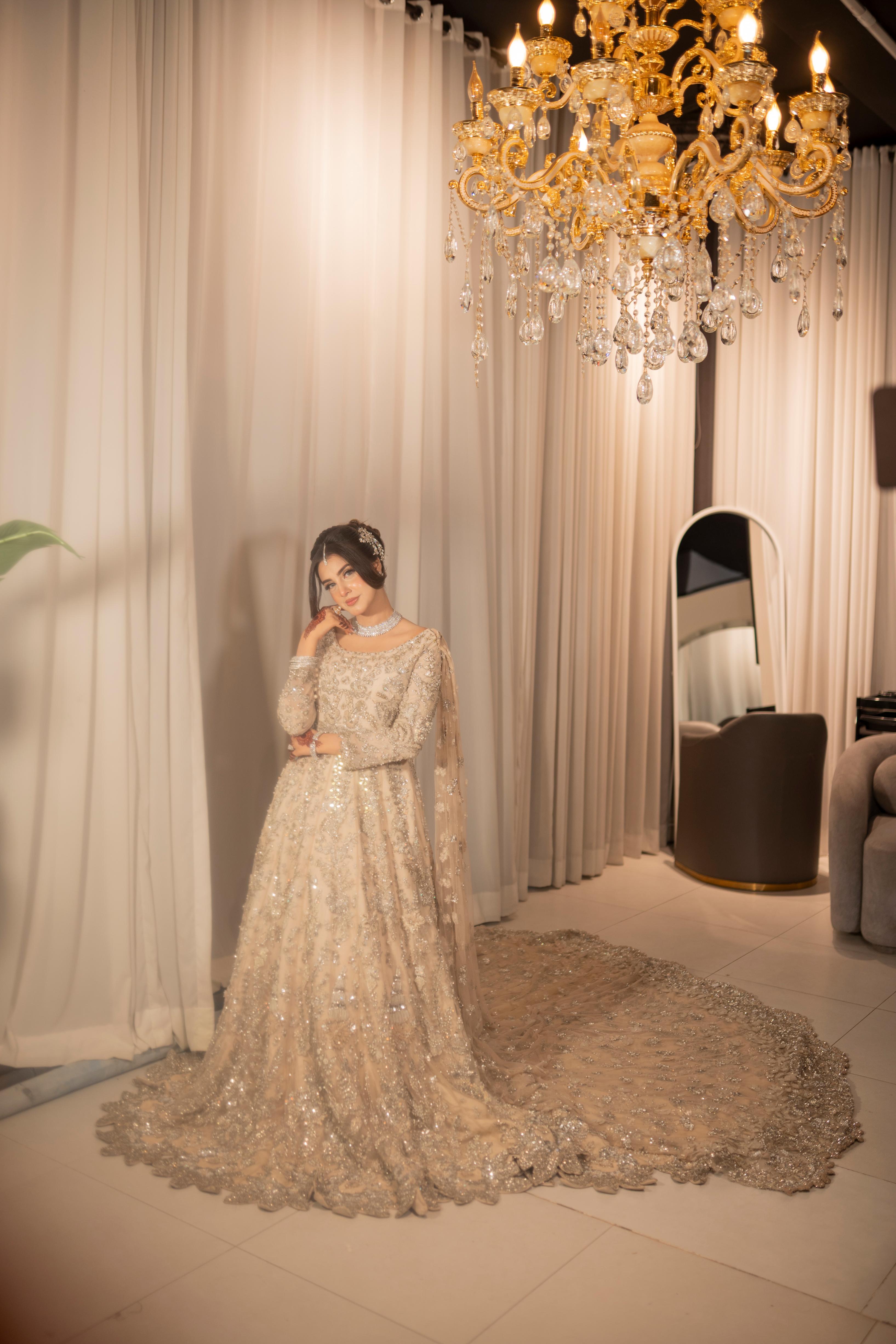 REPUBLIC WINGS IVORY BEIGE-RP14 - Sassy Brides