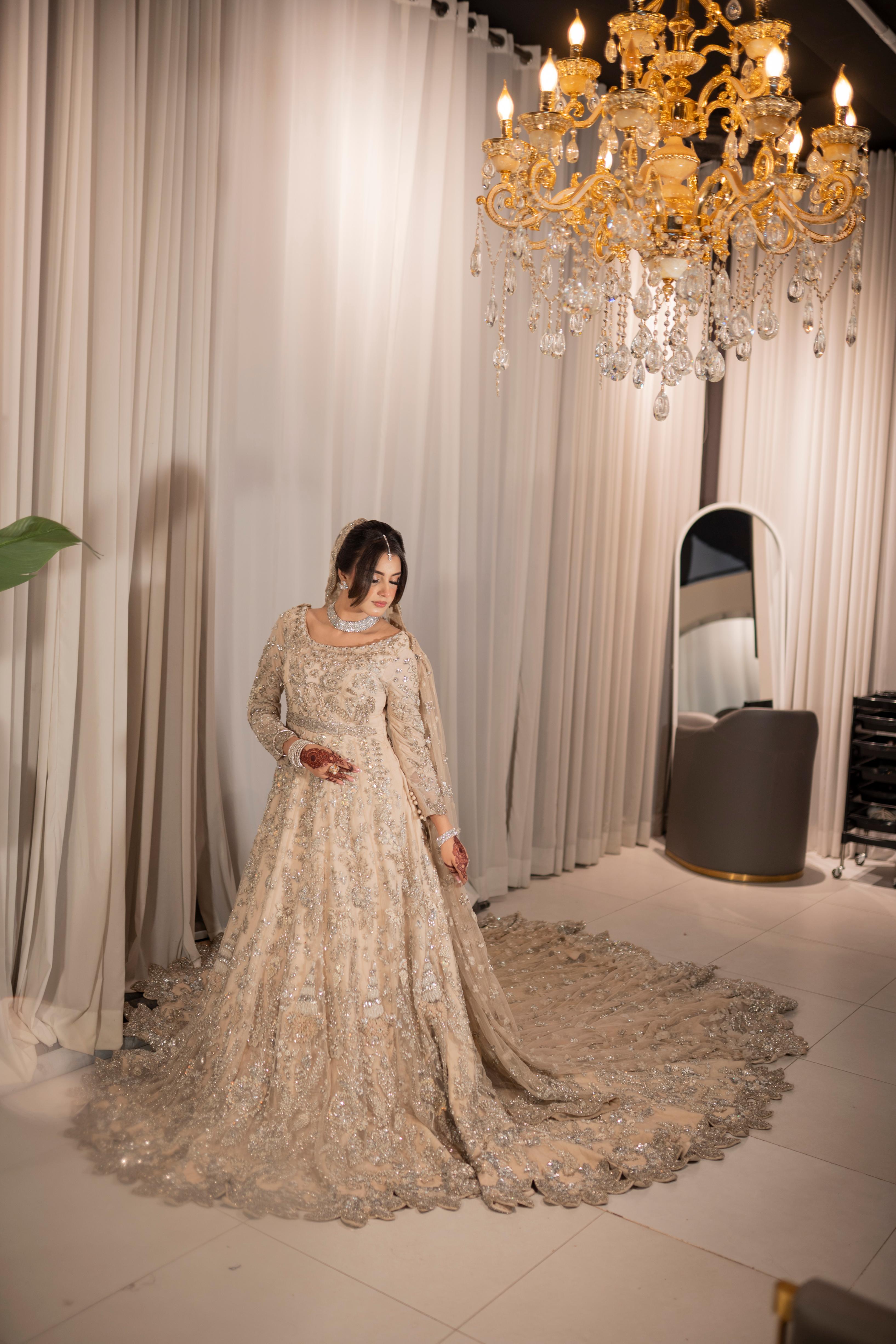 REPUBLIC WINGS IVORY BEIGE-RP14 - Sassy Brides