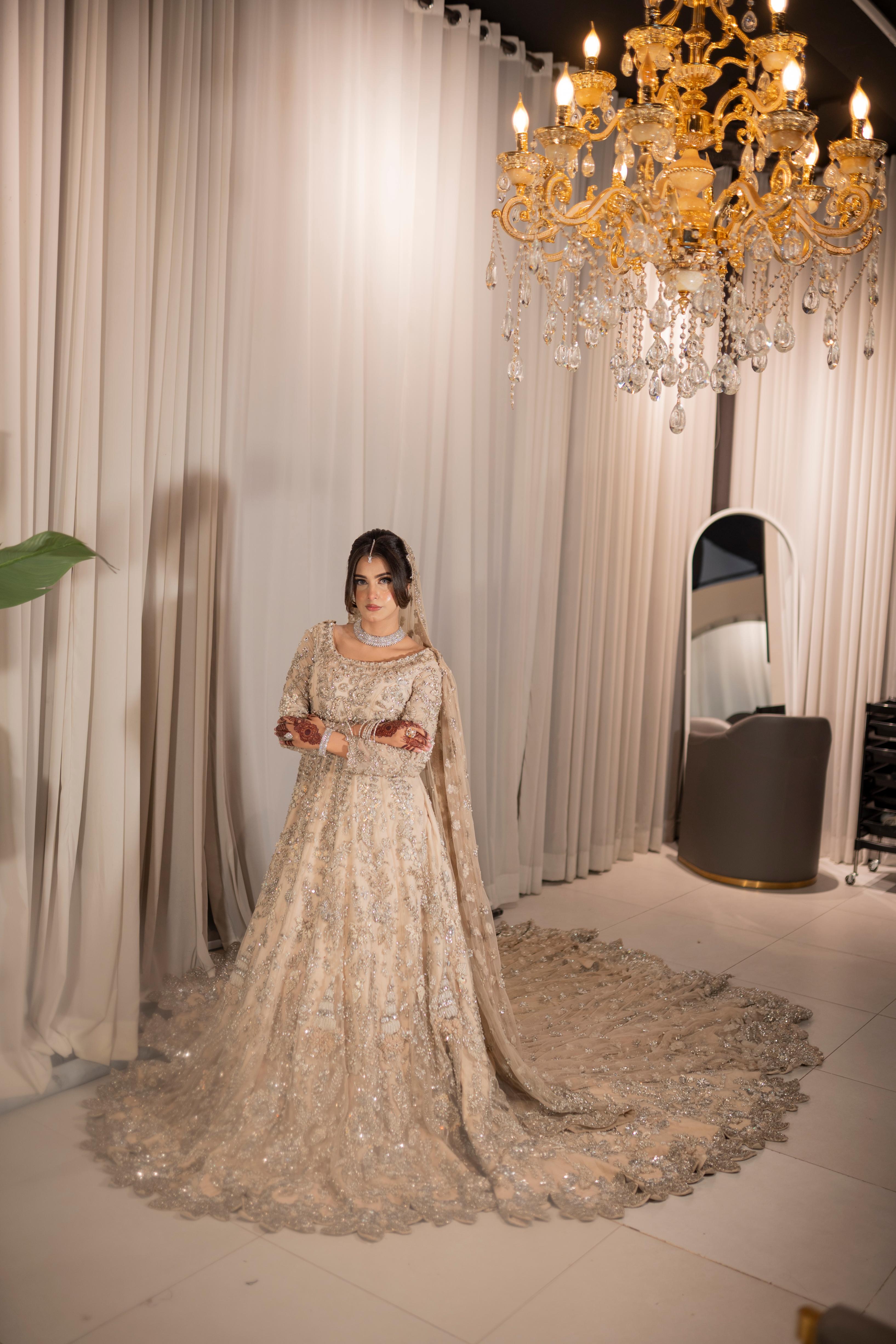 REPUBLIC WINGS IVORY BEIGE-RP14 - Sassy Brides