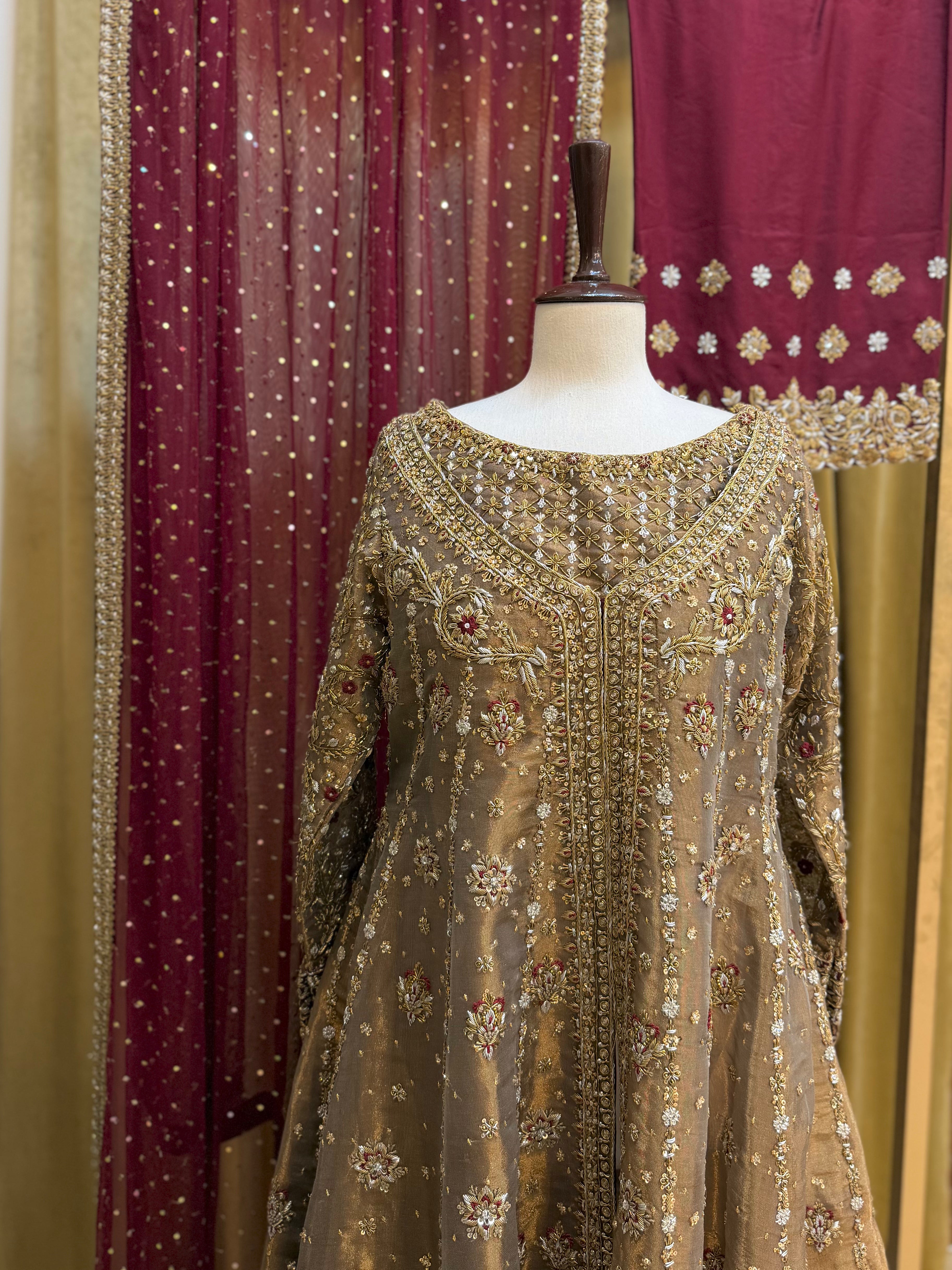 HARIS SHAKEEL GOLD FORMAL MAROON DUPATTA-HS37