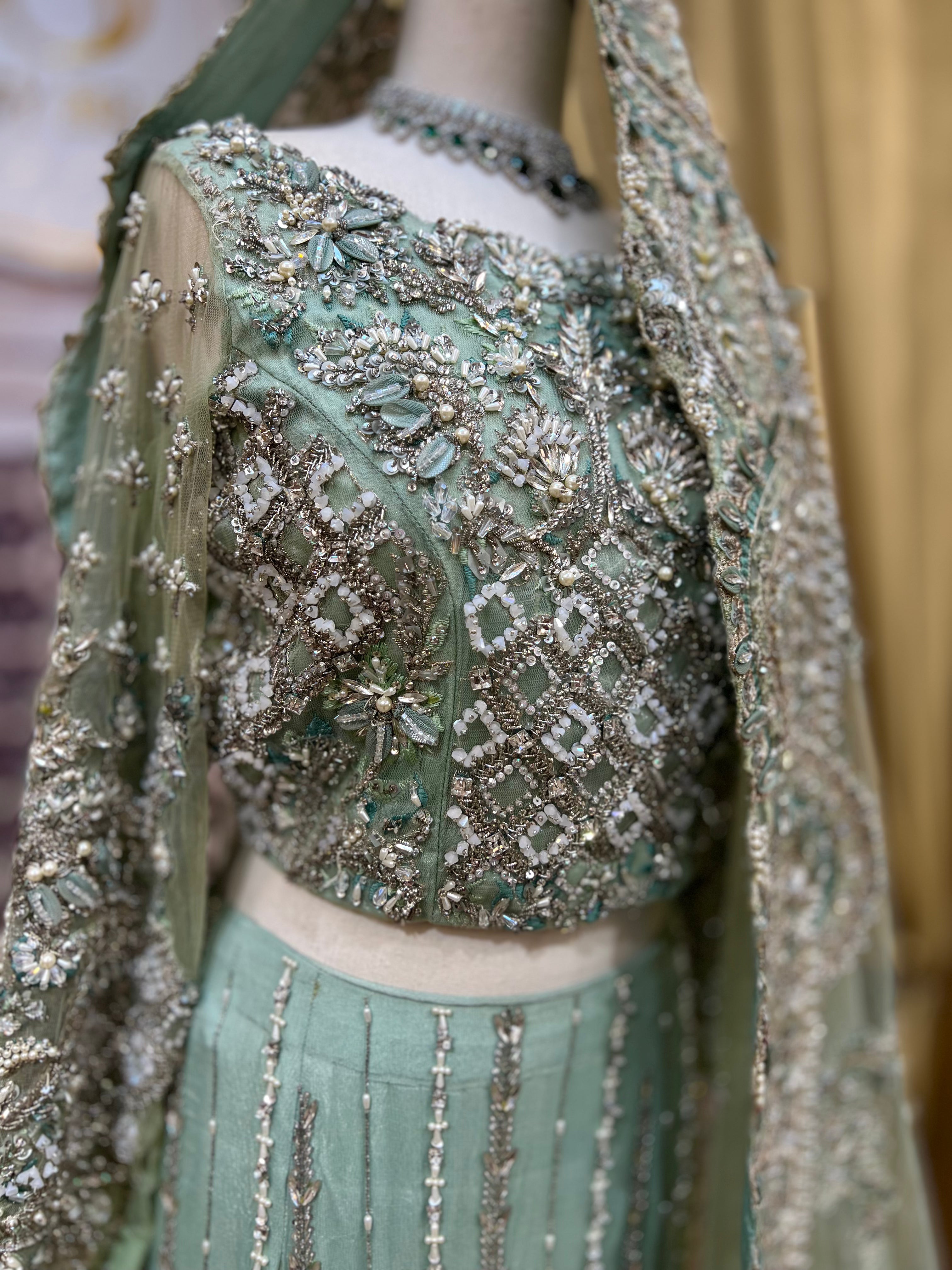 AYESHA USMAN LEHNGA CHOLI-AU01