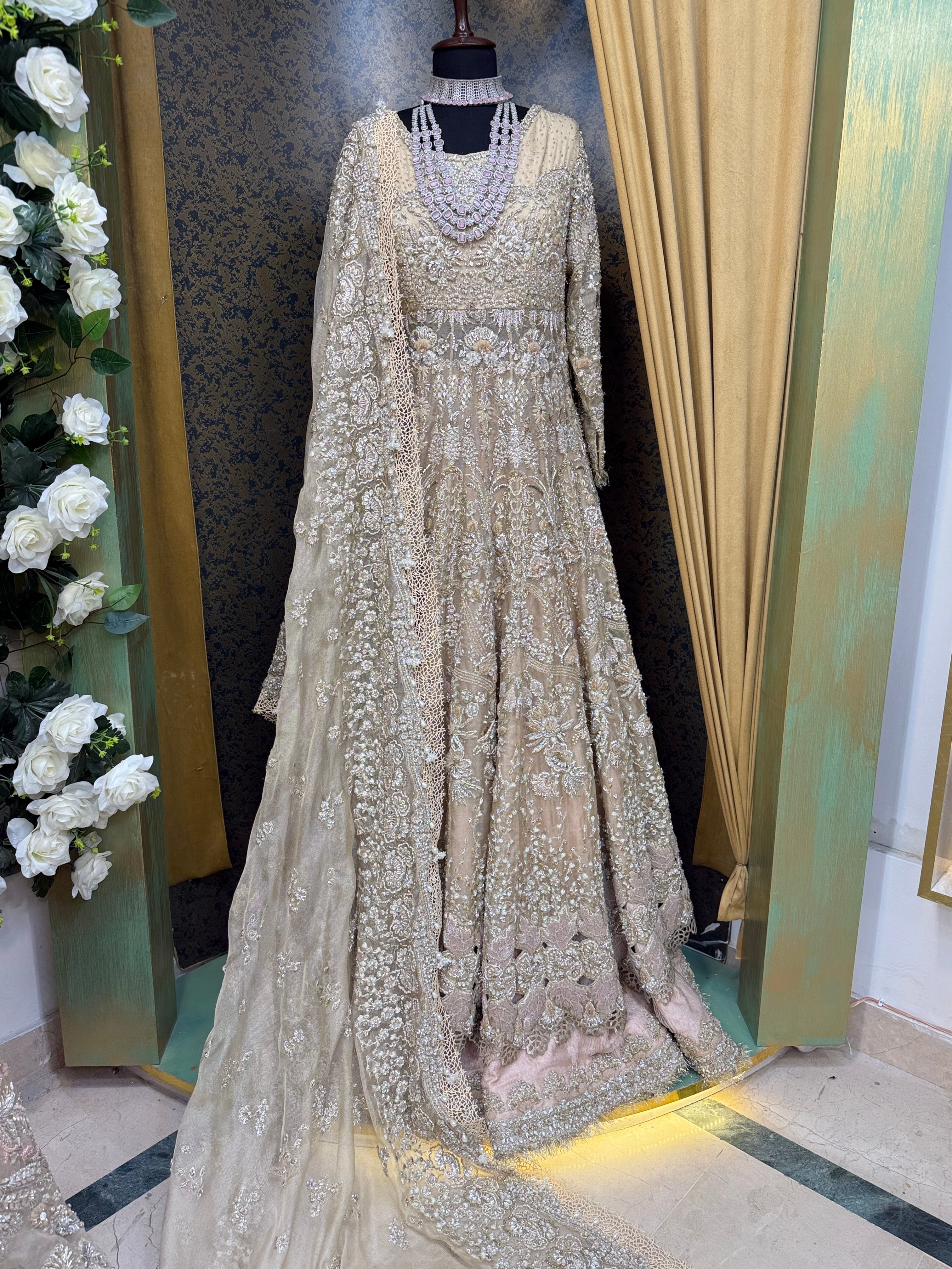 Suffuse Cut Work-SUF08