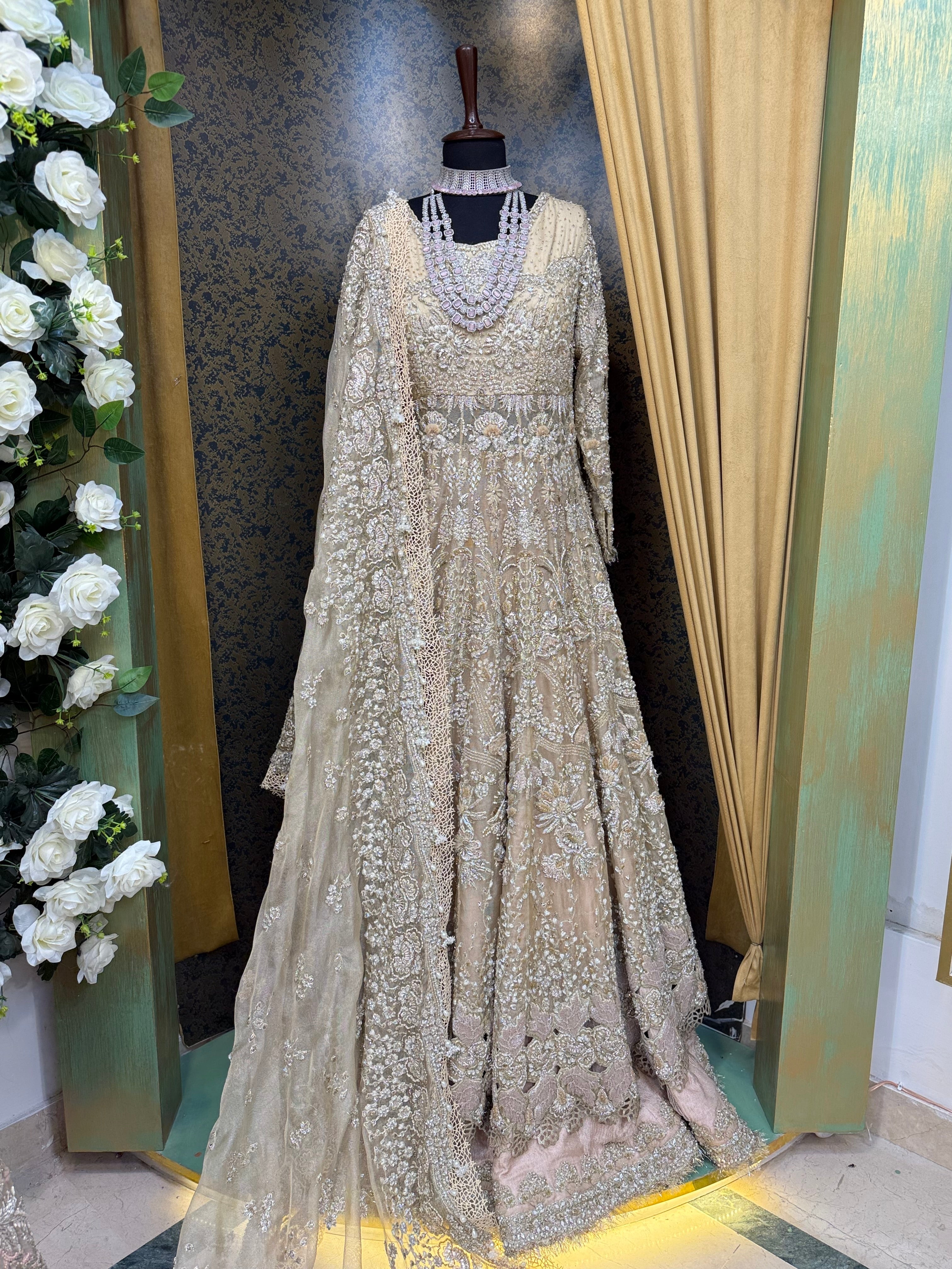 Suffuse Cut Work-SUF08