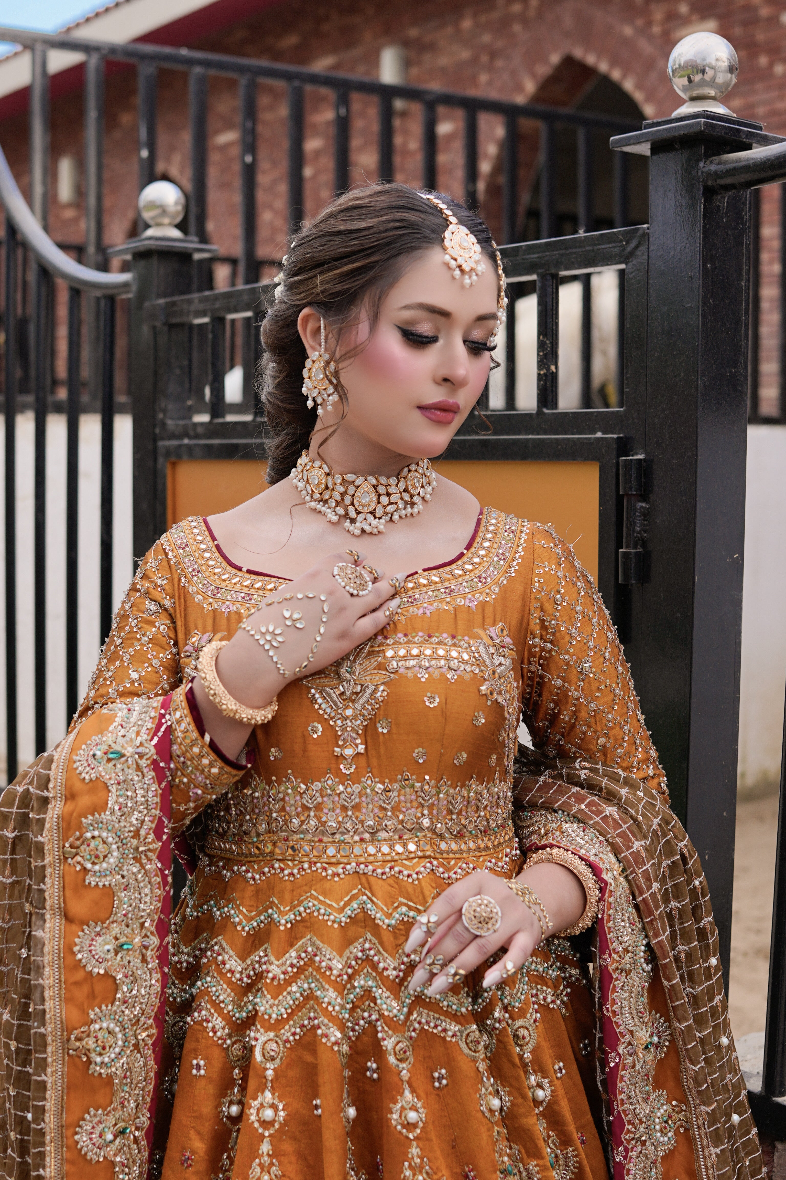 MNR QESAR MAHAL PISHWAS