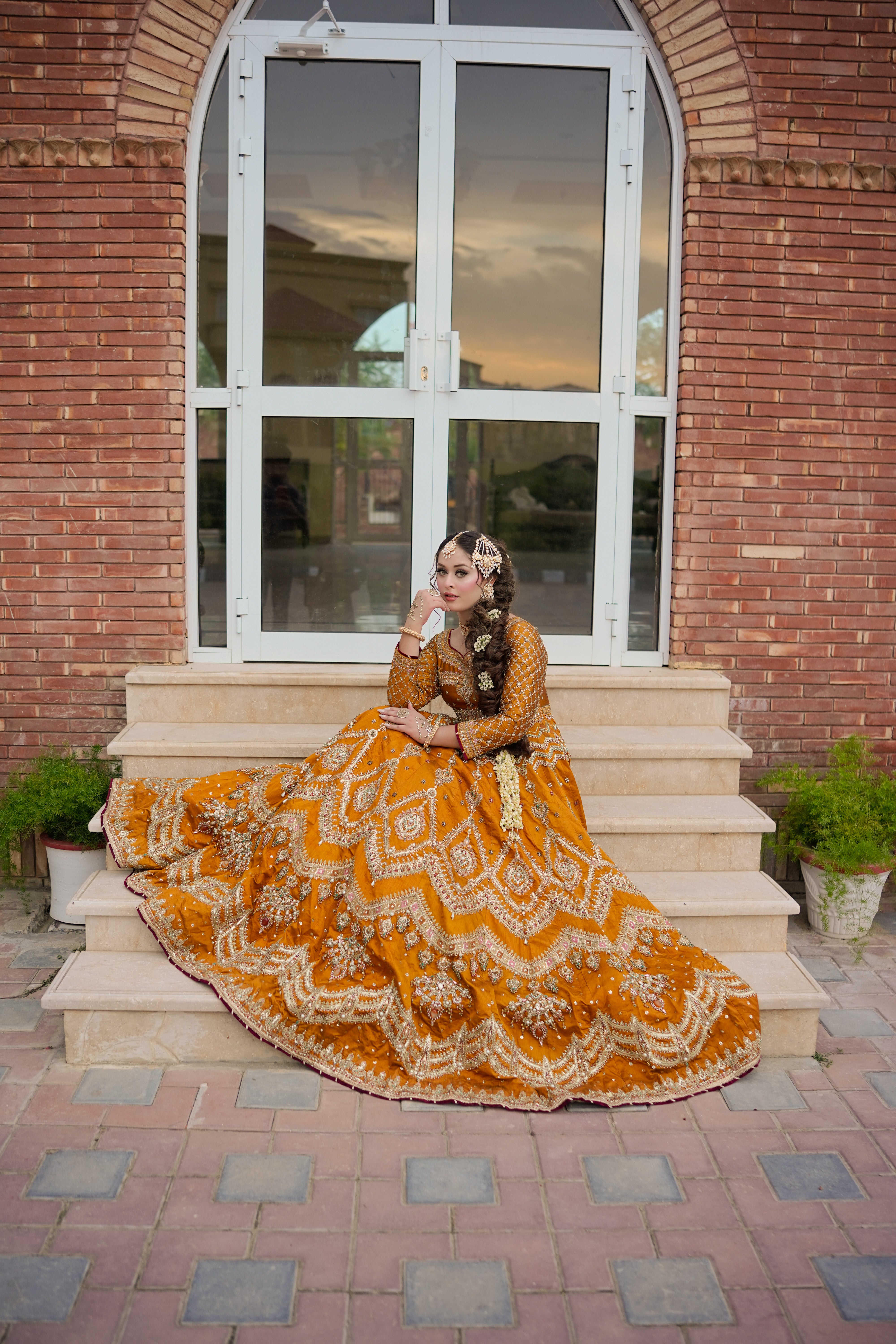 MNR QESAR MAHAL PISHWAS