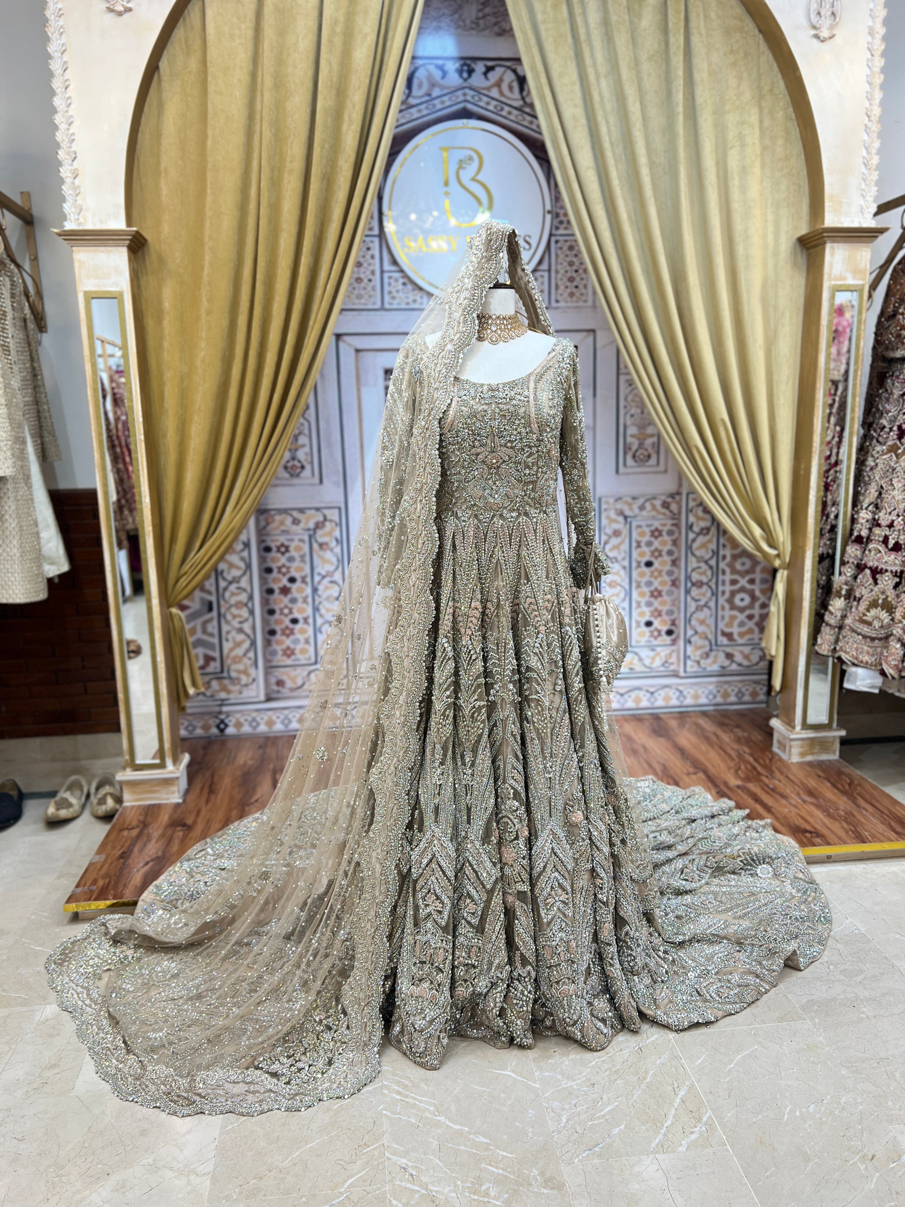 Saira Shakira Olivia-SS05