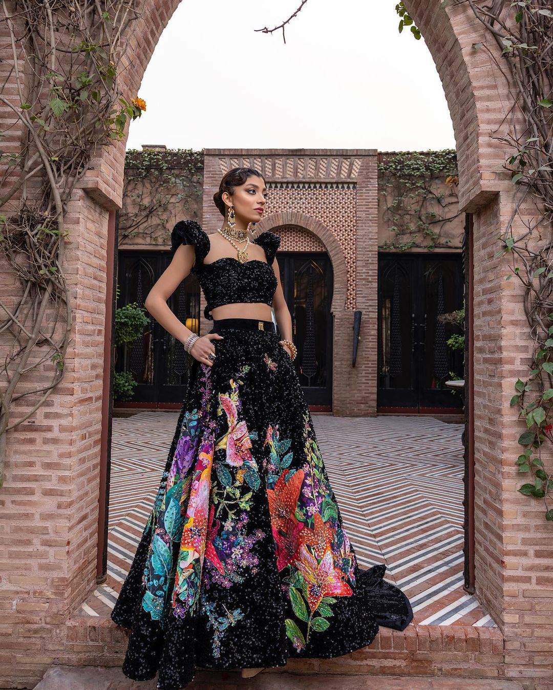 Tin Tin Black Tayab Moazzam Studio- TM02