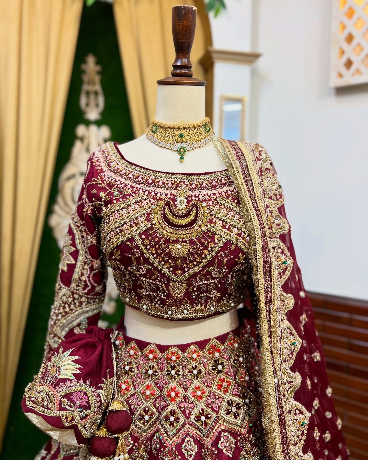 MNR HERITAGE STORY MAROON-MNR52