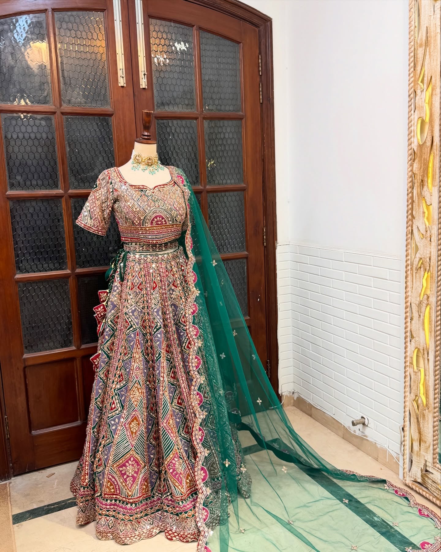 MINAHIL & SOHA GREEN LEHENGA CHOLI-MS01