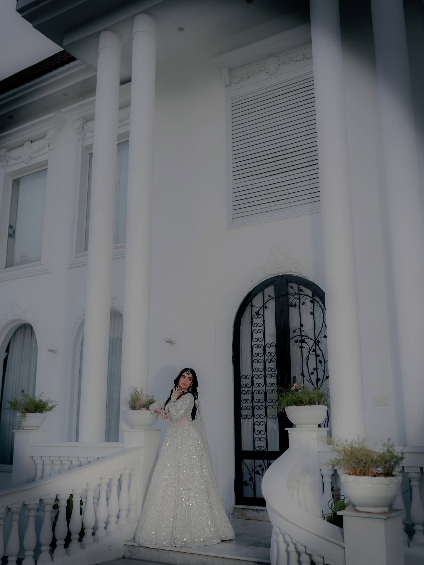 Seema Gujral Formal-SJ01